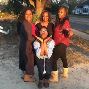 Meet your Posher, Florica